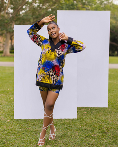 PRODUCT DESCRIPTION Overlap deep V-neckline with collar Long bell sleeves Two-tone tunic top Shorts Side pockets African print & cotton